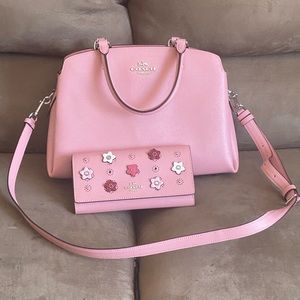 Coach large Lillie carryall w/wallet